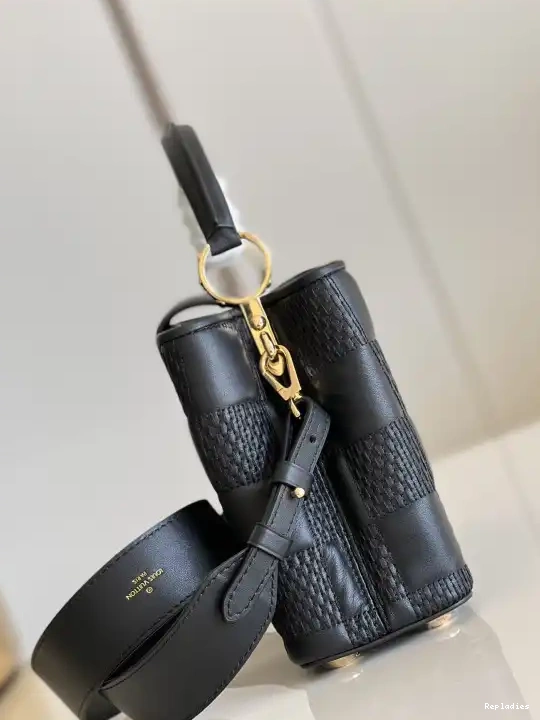 Rep ladies LOUIS CAPUCINES BB VUITTON 0605